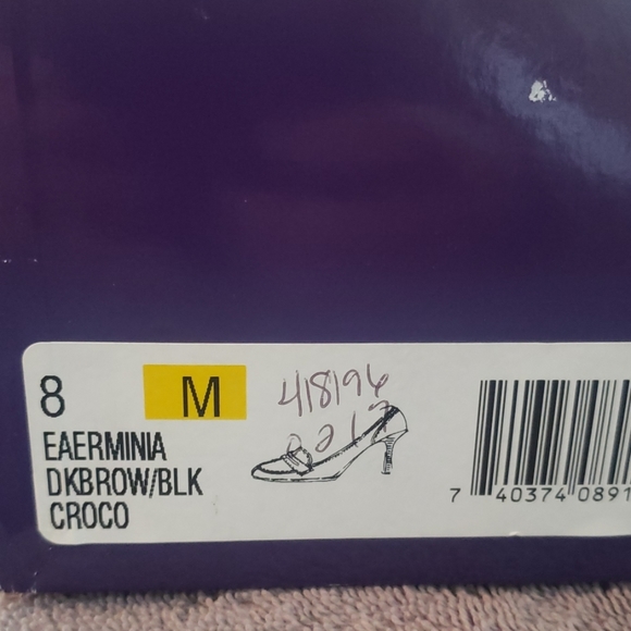 Shoes - Picture 3 of 3